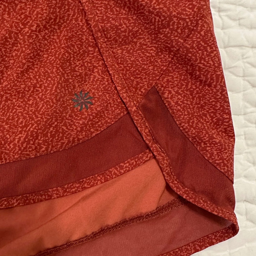 Athleta Mesh Racer Run Short 4" - Picture 4 of 6